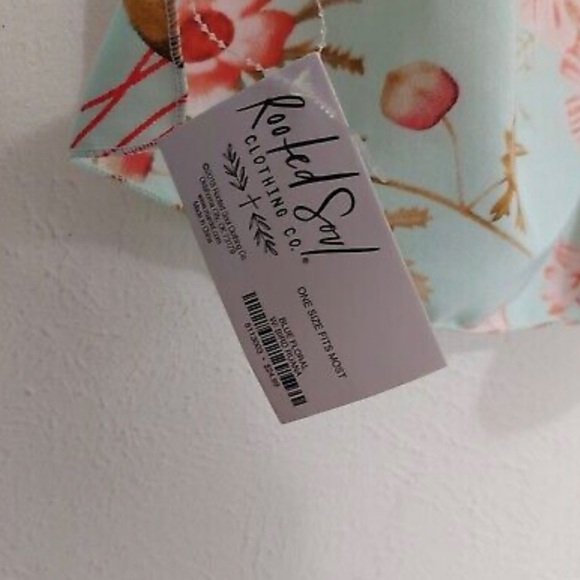 One Size Fits Most Beautiful Floral Kimono - Picture 6 of 7